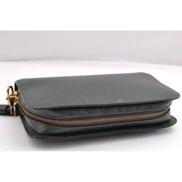 Authentic Louis Vuitton Taiga Baikal Clutch Bag Green - Picture 6 of 15